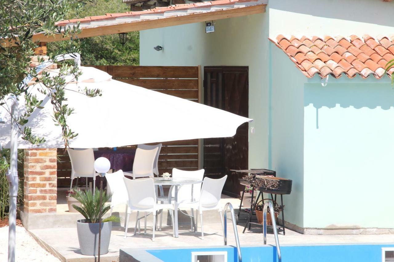Apartamento Apartmans Dina And Hana Radeki Polje 50 Loborika Exterior foto