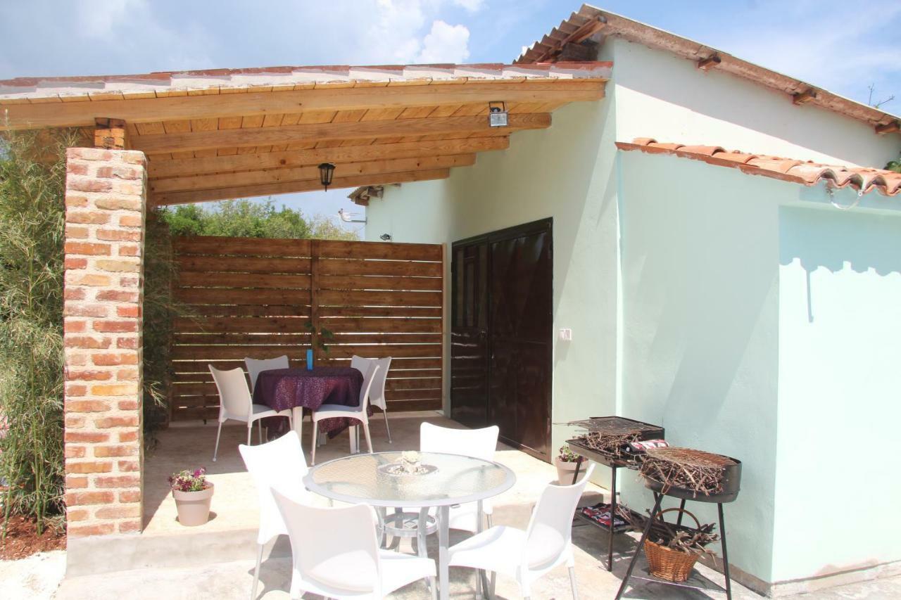 Apartamento Apartmans Dina And Hana Radeki Polje 50 Loborika Exterior foto